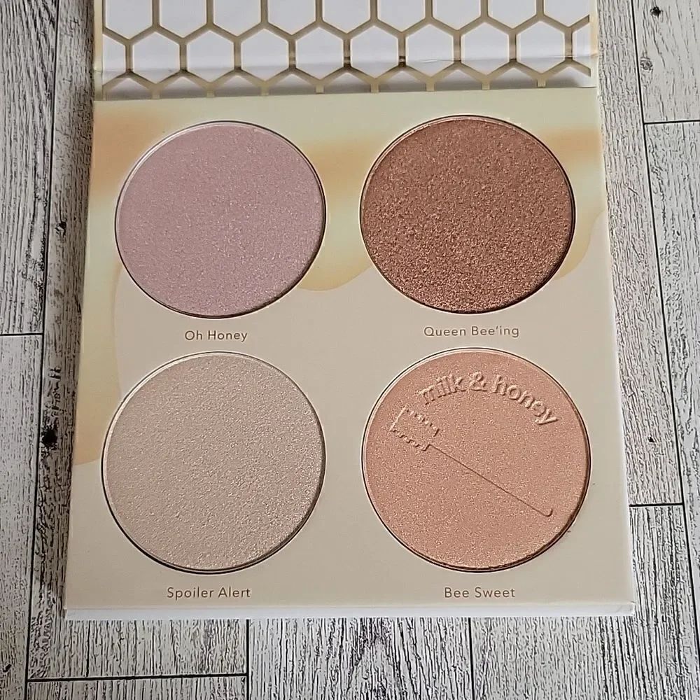 Beauty Bakerie Milk and Honey Highlighter Palette - Picture 3 of 5